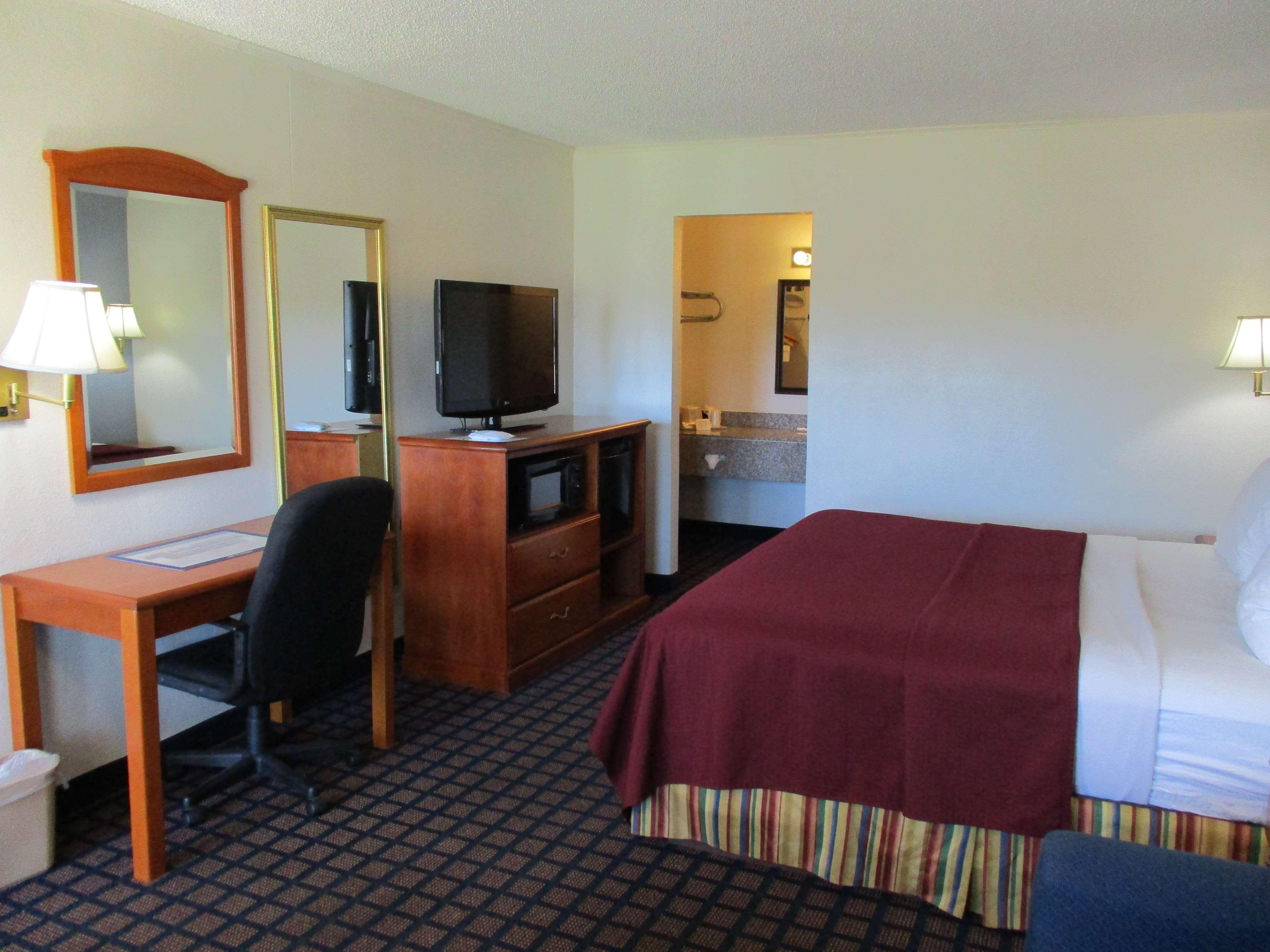 Best Western Palestine Inn Exterior photo