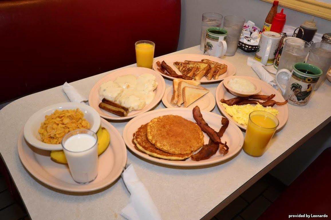 Best Western Palestine Inn Restaurant photo