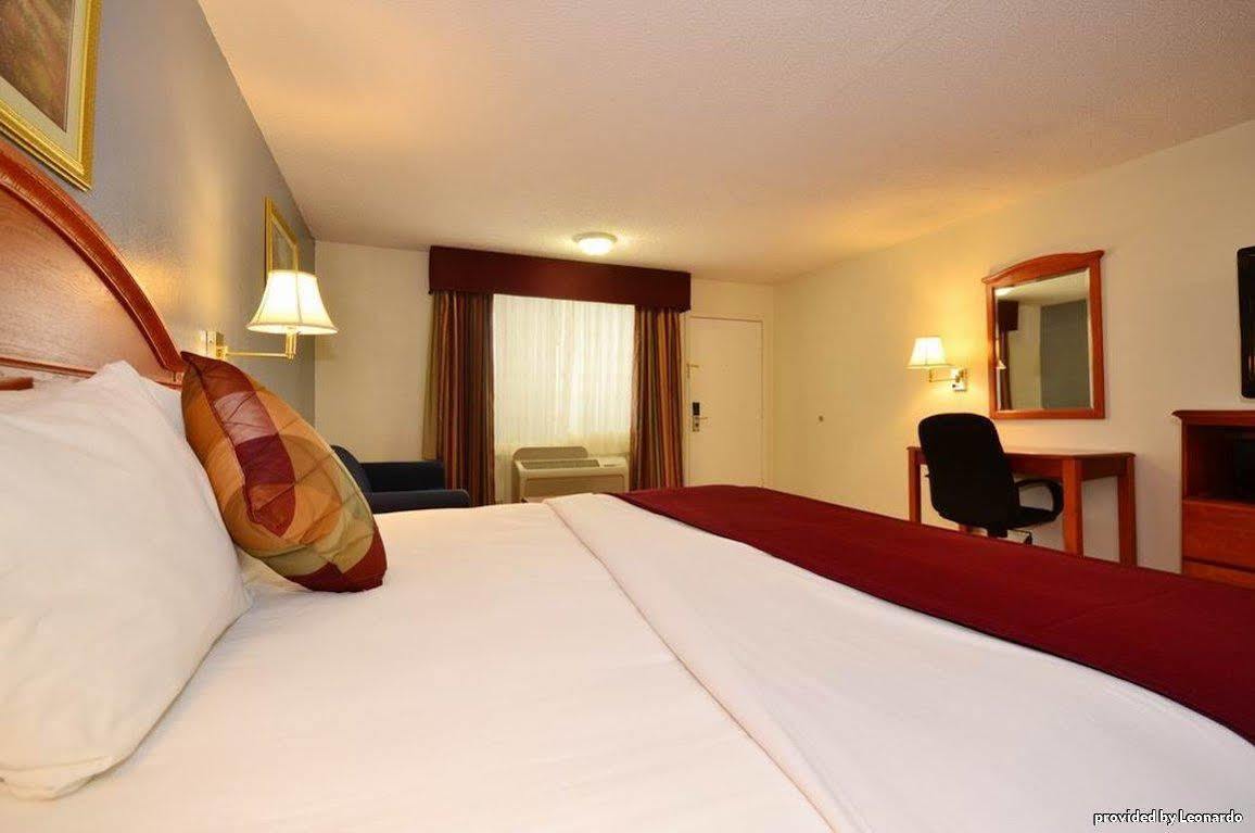Best Western Palestine Inn Room photo